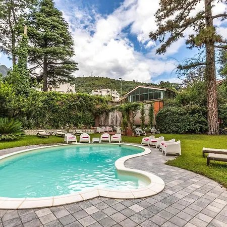 Holiday home In Salerno With Outdoor Swimming Pool Pellezzano